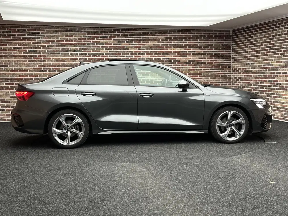 Audi A3 35 TFSI S-Line uit 2024, foto 4