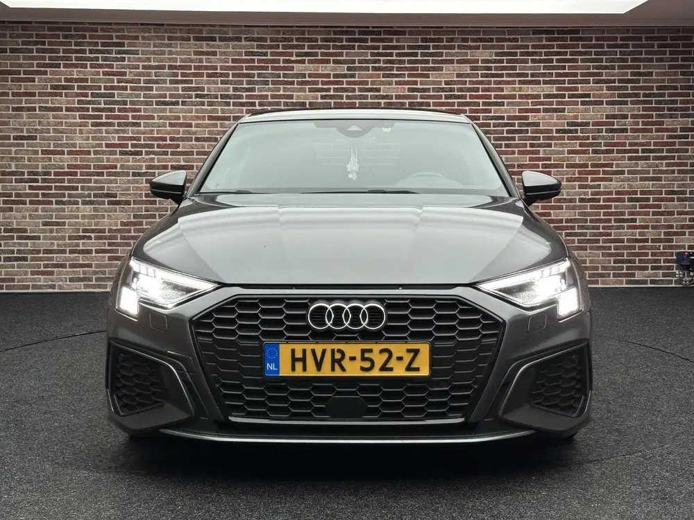 Audi A3 35 TFSI S-Line uit 2024, foto 5