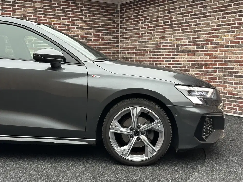 Audi A3 35 TFSI S-Line uit 2024, foto 8