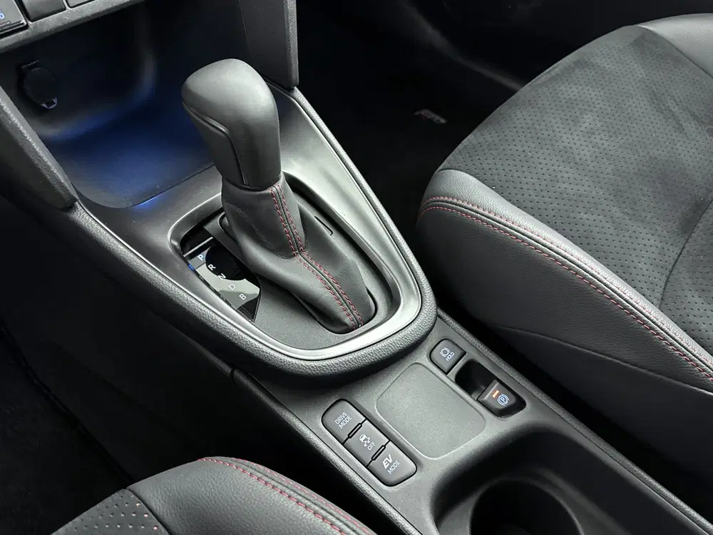 Toyota Yaris Cross 1.5 Hybrid 115 GR-Sport uit 2024, foto 13