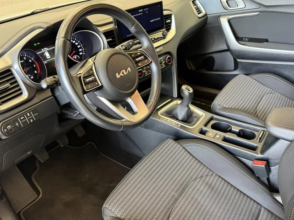 Kia Ceed 1.5 T-GDi DynamicLine uit 2022, foto 10