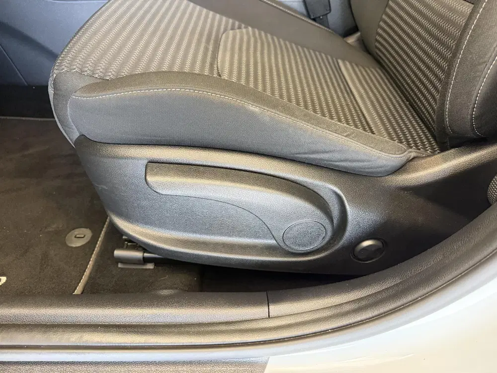 Kia Ceed 1.5 T-GDi DynamicLine uit 2022, foto 13