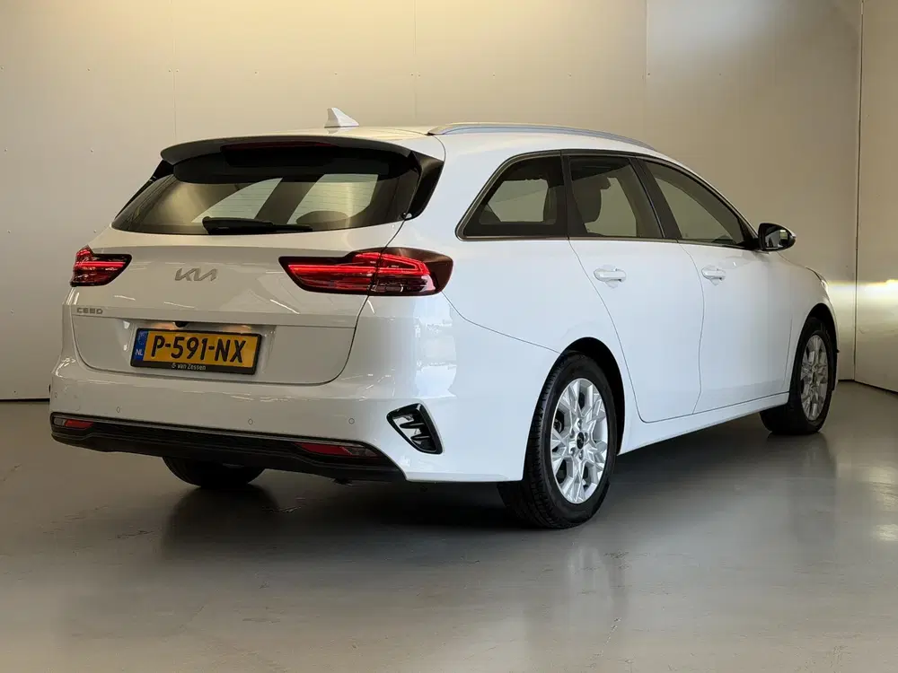 Kia Ceed 1.5 T-GDi DynamicLine uit 2022, foto 8