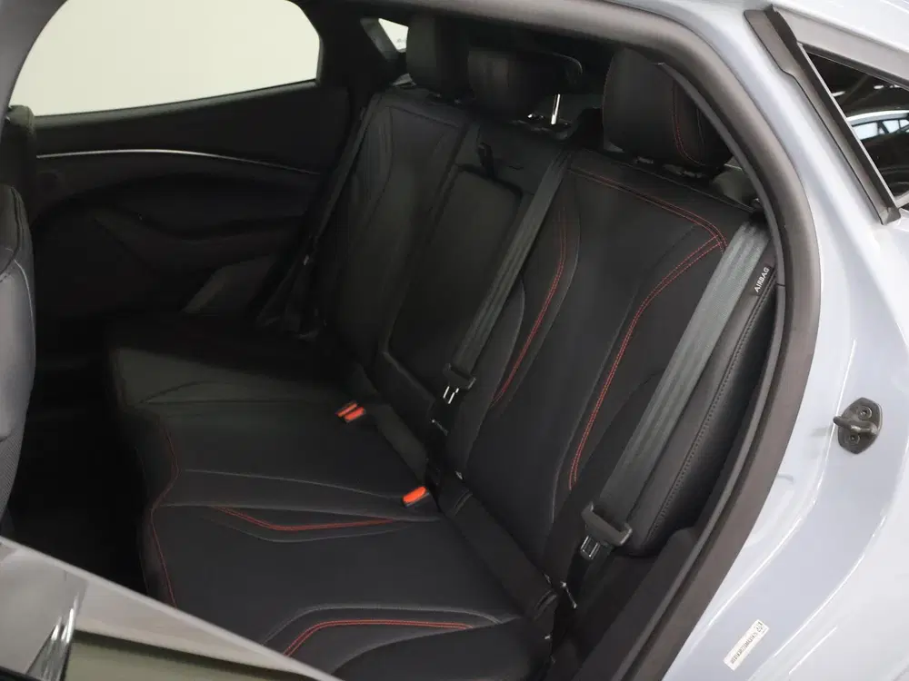 Ford Mustang Mach-E Extended Premium RWD 88 kWh uit 2025, foto 11
