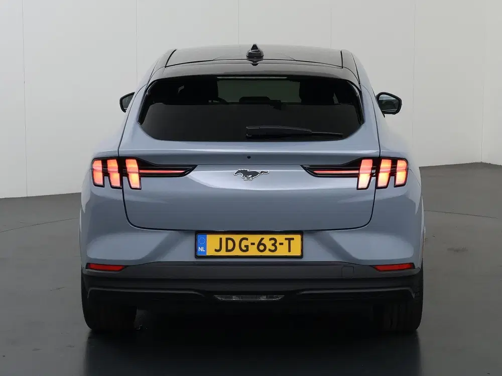 Ford Mustang Mach-E Extended Premium RWD 88 kWh uit 2025, foto 4