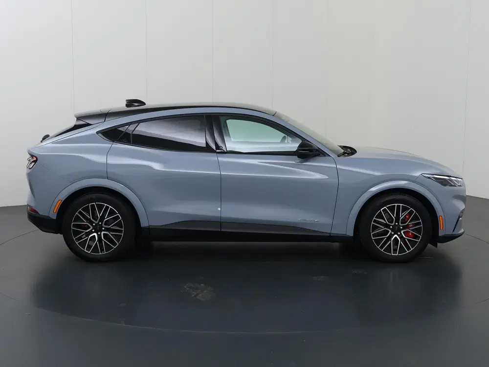 Ford Mustang Mach-E Extended Premium RWD 88 kWh uit 2025, foto 6