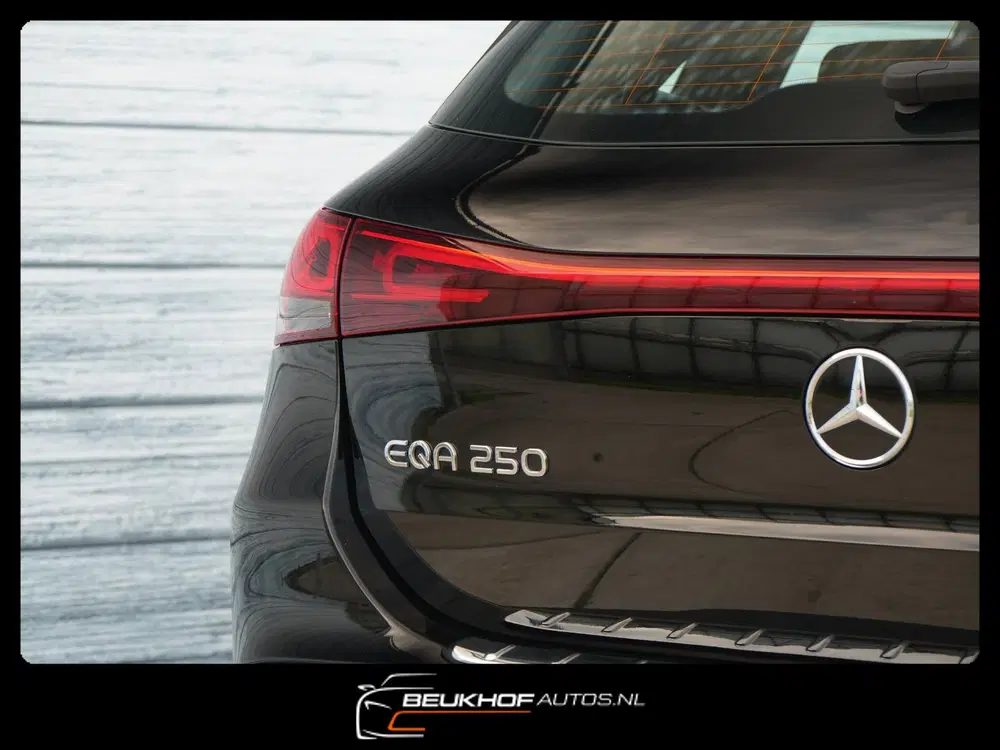 Mercedes-Benz EQA 250 Business Luxury 67kWh Pano Leer Soh95% uit 2021, foto 12