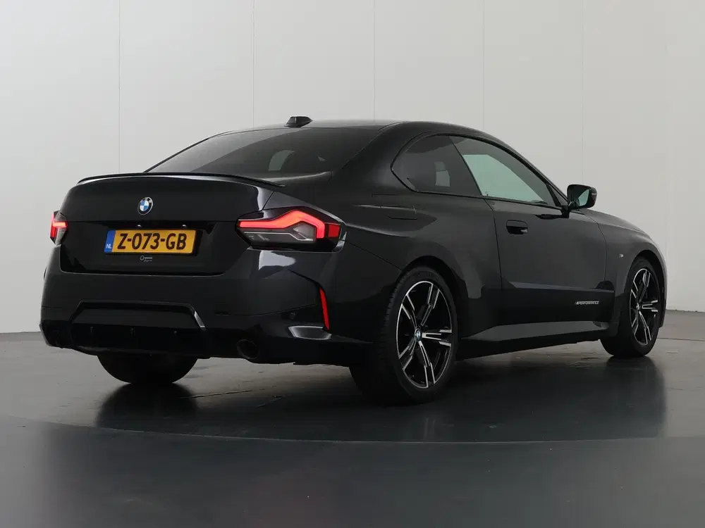 BMW 2-serie 2-serie Coupé 218i uit 2024, foto 2