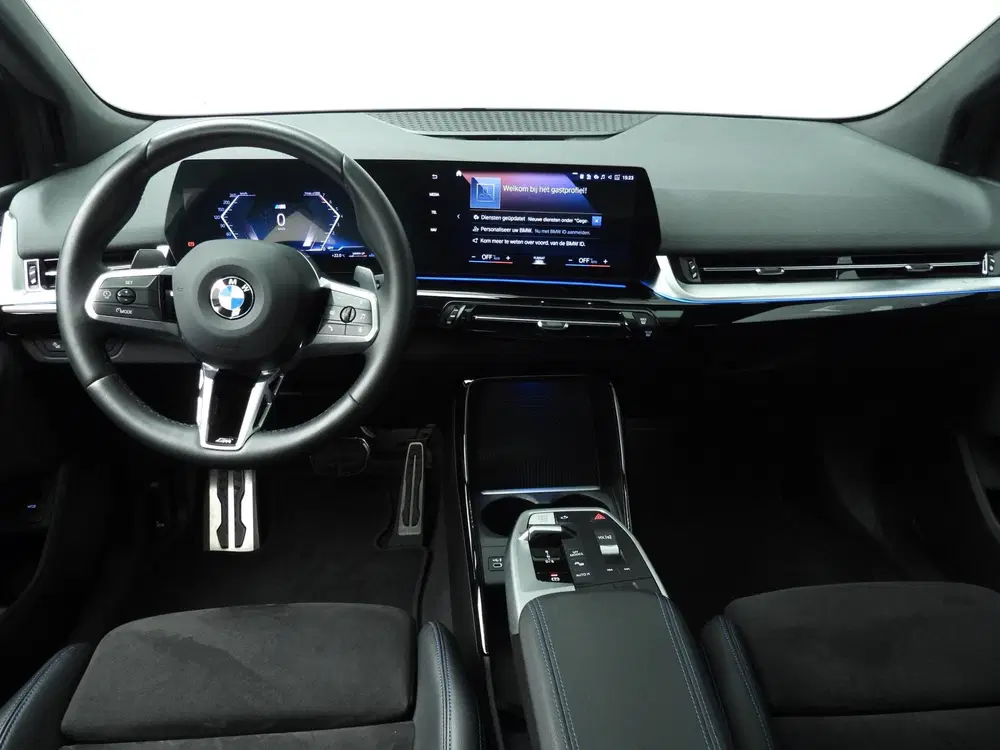 BMW 2-serie Active Tourer 218i uit 2022, foto 10