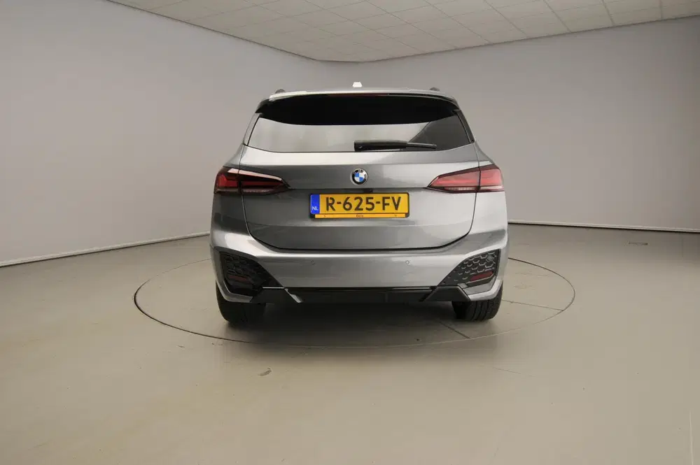 BMW 2-serie Active Tourer 218i uit 2022, foto 3