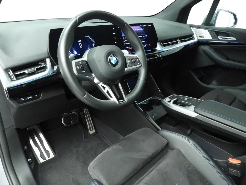 BMW 2-serie Active Tourer 218i uit 2022, foto 6
