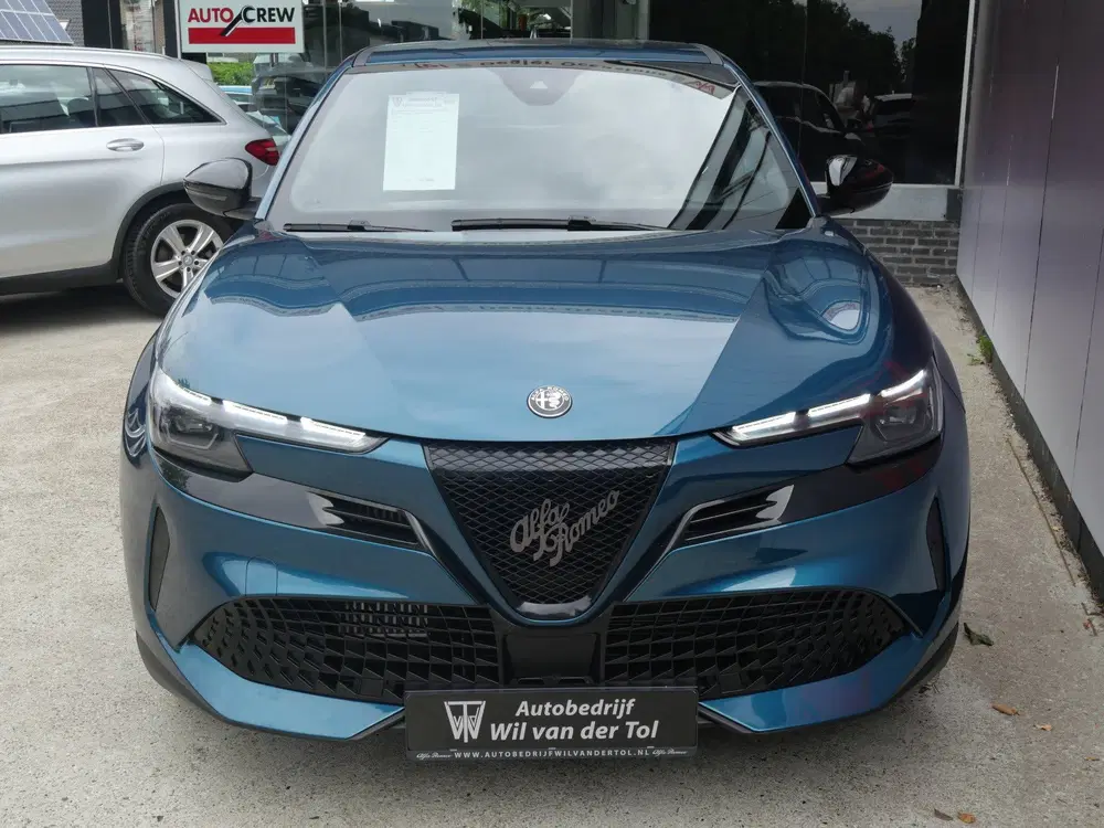 Alfa Romeo Junior 1.2 TURBO HYBRID IBRIDA uit 2025, foto 3