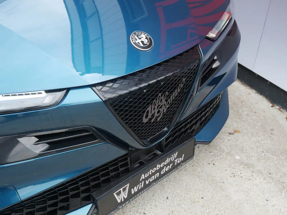 Alfa Romeo Junior 1.2 TURBO HYBRID IBRIDA uit 2025, foto 4