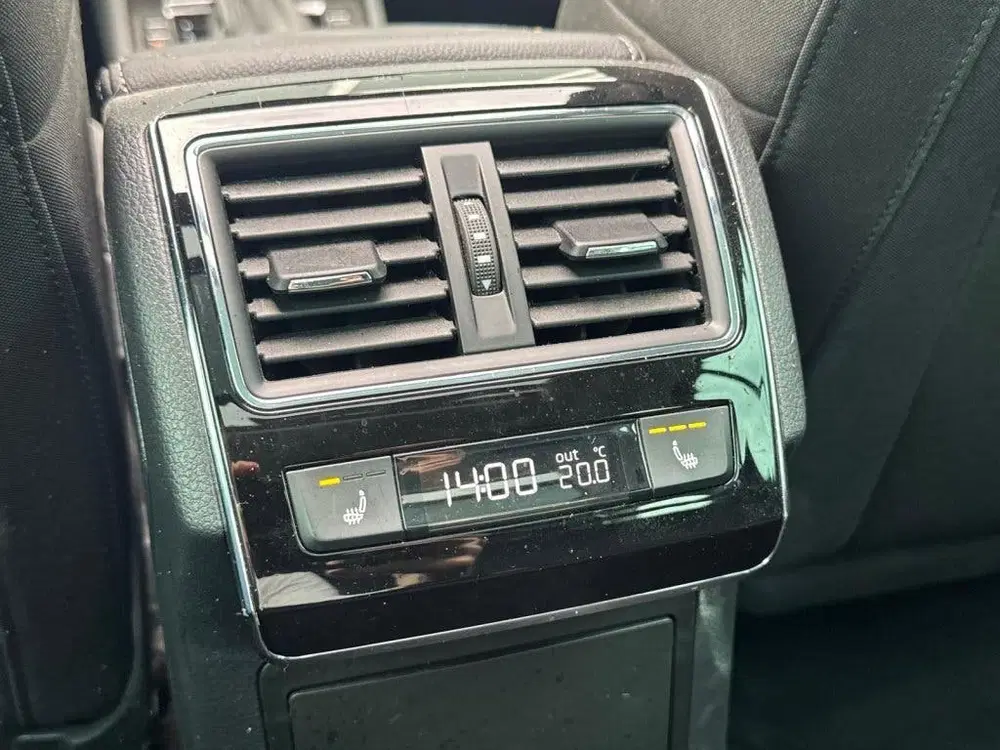 Skoda Superb 1.4TSI iV 218pk Style uit 2020, foto 13