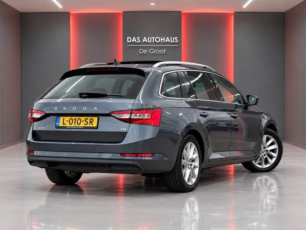 Skoda Superb 1.4TSI iV 218pk Style uit 2020, foto 3