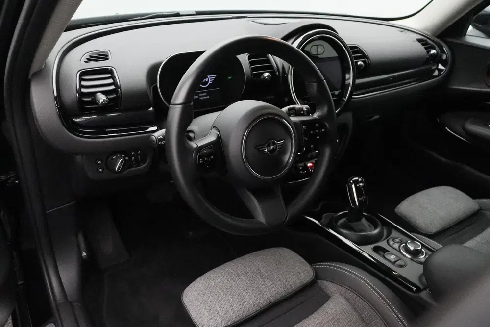 Mini Clubman Cooper Classic Uitvoering + Premium Pakket uit 2024, foto 10