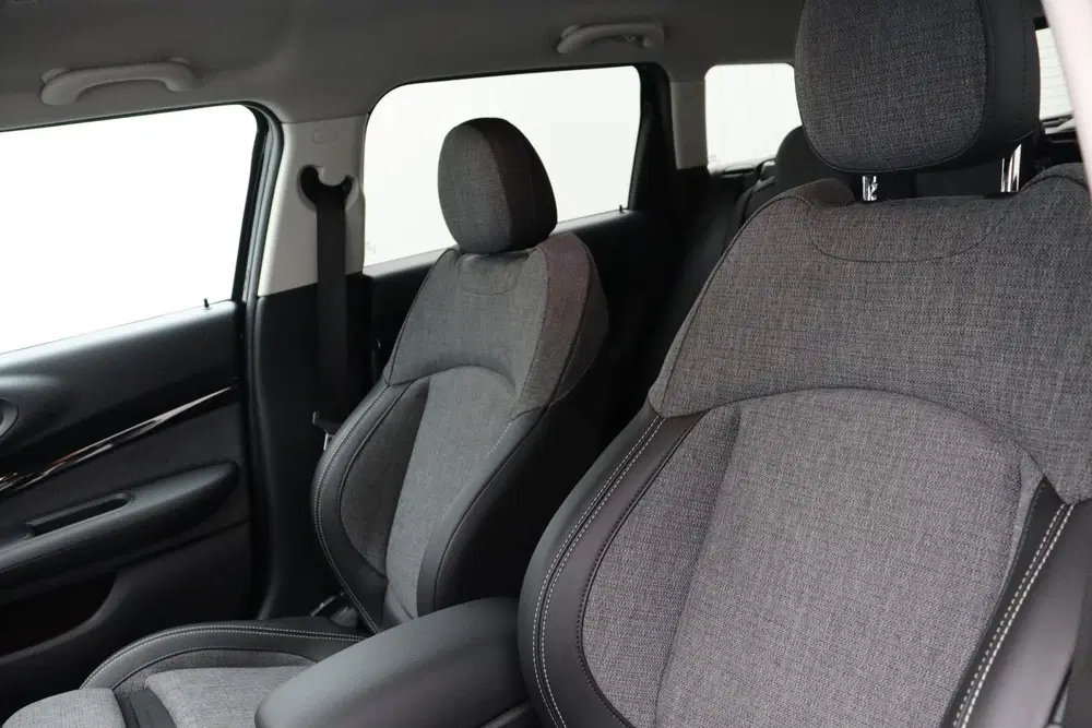 Mini Clubman Cooper Classic Uitvoering + Premium Pakket uit 2024, foto 11