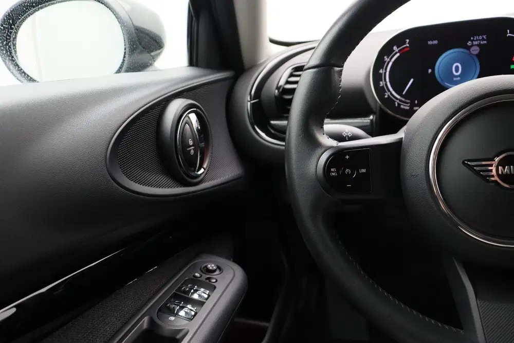 Mini Clubman Cooper Classic Uitvoering + Premium Pakket uit 2024, foto 14