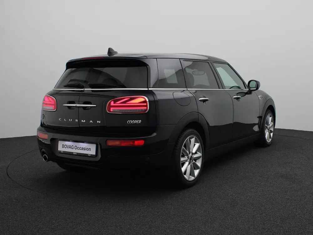Mini Clubman Cooper Classic Uitvoering + Premium Pakket uit 2024, foto 2