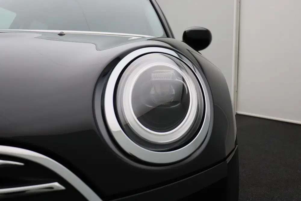 Mini Clubman Cooper Classic Uitvoering + Premium Pakket uit 2024, foto 6