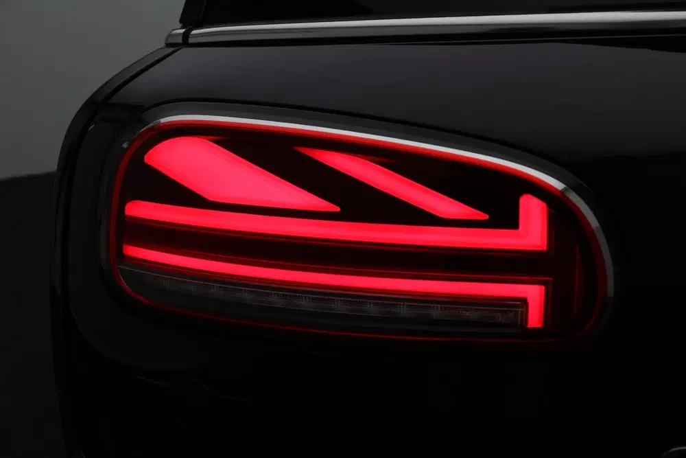 Mini Clubman Cooper Classic Uitvoering + Premium Pakket uit 2024, foto 9