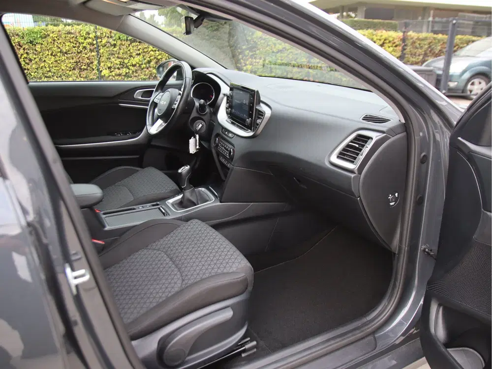 Kia Ceed 1.0 T-GDi DynamicLine Camera uit 2023, foto 11