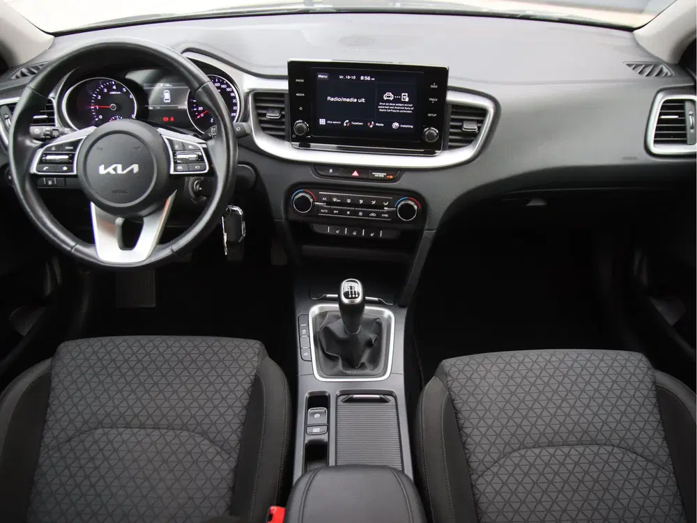 Kia Ceed 1.0 T-GDi DynamicLine Camera uit 2023, foto 13