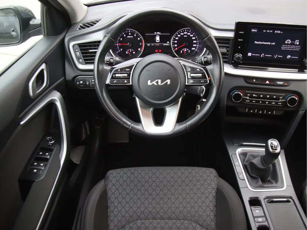 Kia Ceed 1.0 T-GDi DynamicLine Camera uit 2023, foto 14