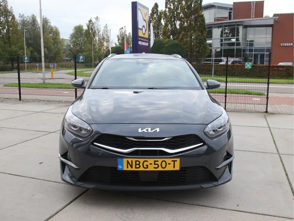 Kia Ceed 1.0 T-GDi DynamicLine Camera uit 2023, foto 2