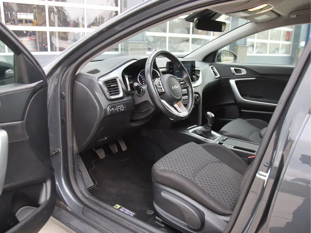 Kia Ceed 1.0 T-GDi DynamicLine Camera uit 2023, foto 8