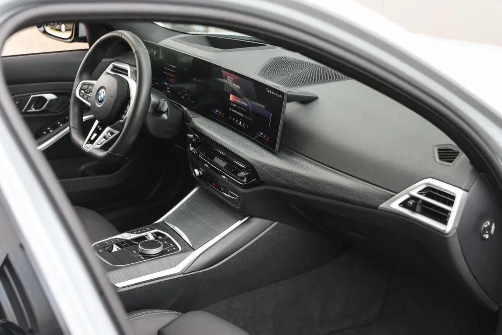 BMW 3-serie 330e M Sport Automaat uit 2025, foto 11
