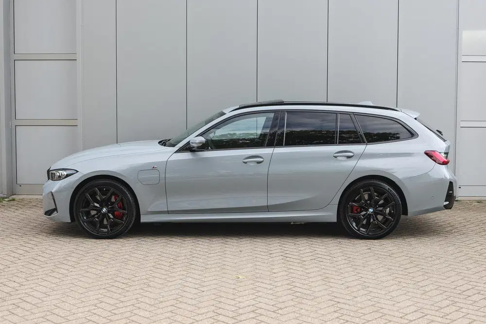 BMW 3-serie 330e M Sport Automaat uit 2025, foto 8