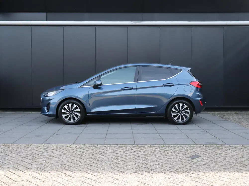 Ford Fiesta 1.0 EcoBoost Hybrid Titanium uit 2022, foto 2