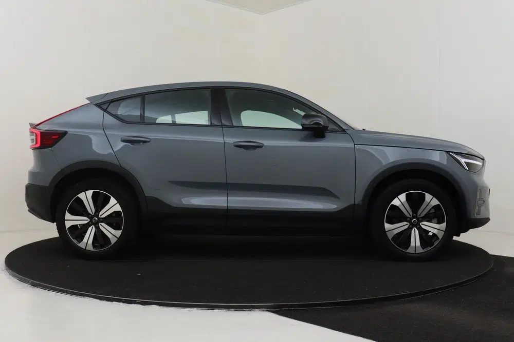 Volvo C40 RECHARGE CORE 69 kWh -PANO.DAK uit 2022, foto 13