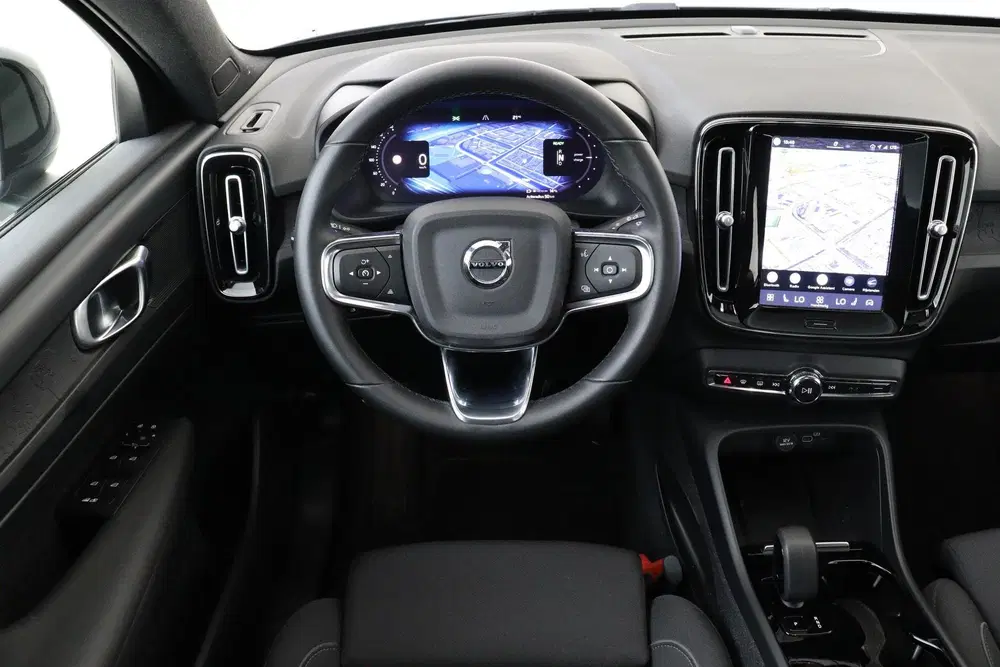 Volvo C40 RECHARGE CORE 69 kWh -PANO.DAK uit 2022, foto 2