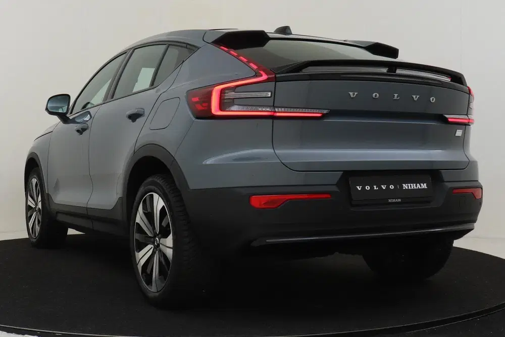Volvo C40 RECHARGE CORE 69 kWh -PANO.DAK uit 2022, foto 5
