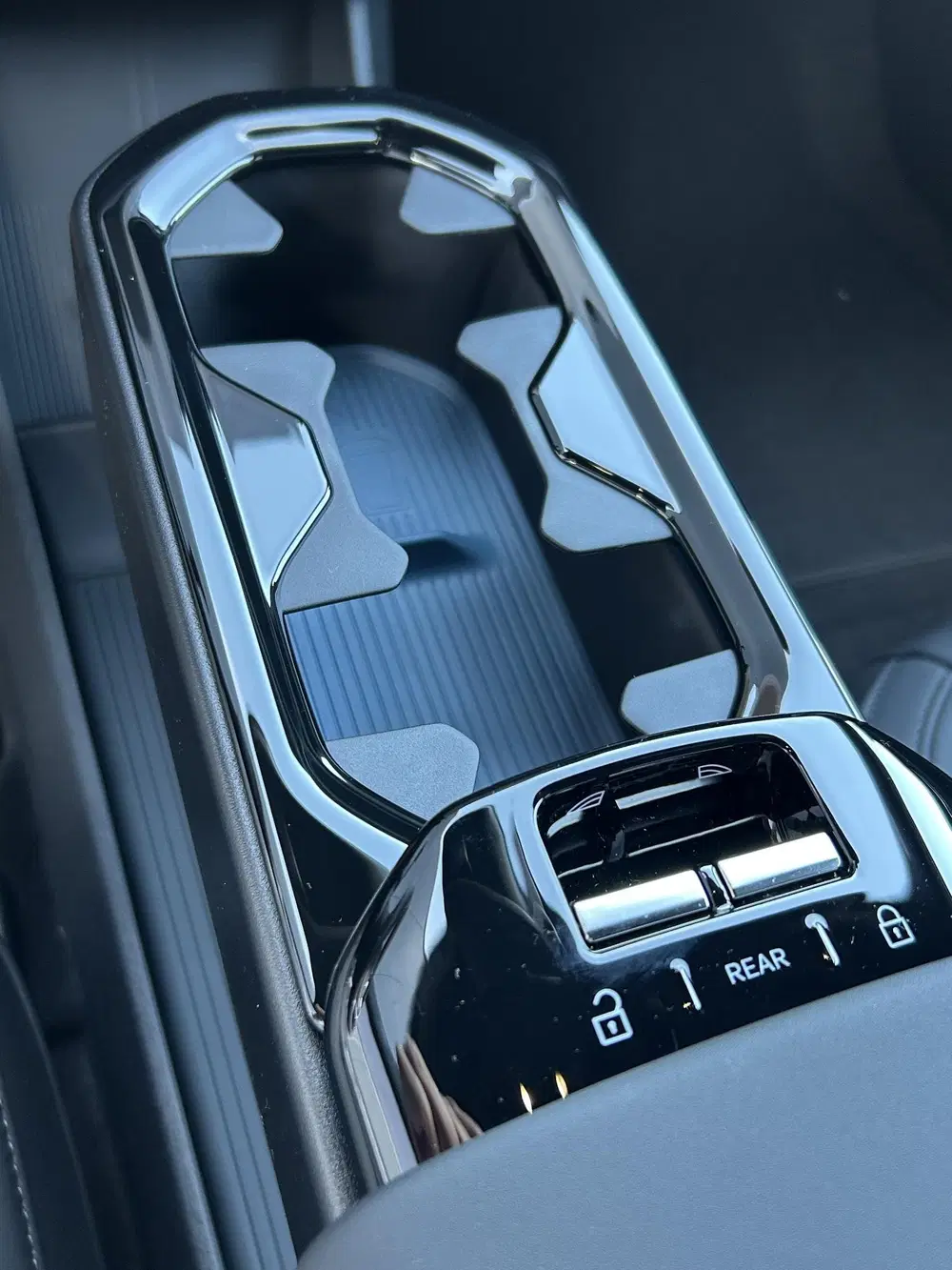 Volvo EX30 P5 Long Range Plus Europa 69 kWh El uit 2026, foto 12