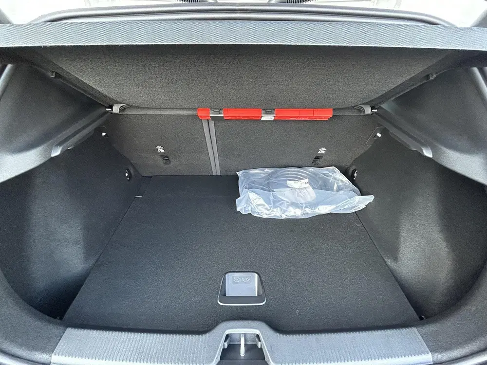 Volvo EX30 P5 Long Range Plus Europa 69 kWh El uit 2026, foto 15