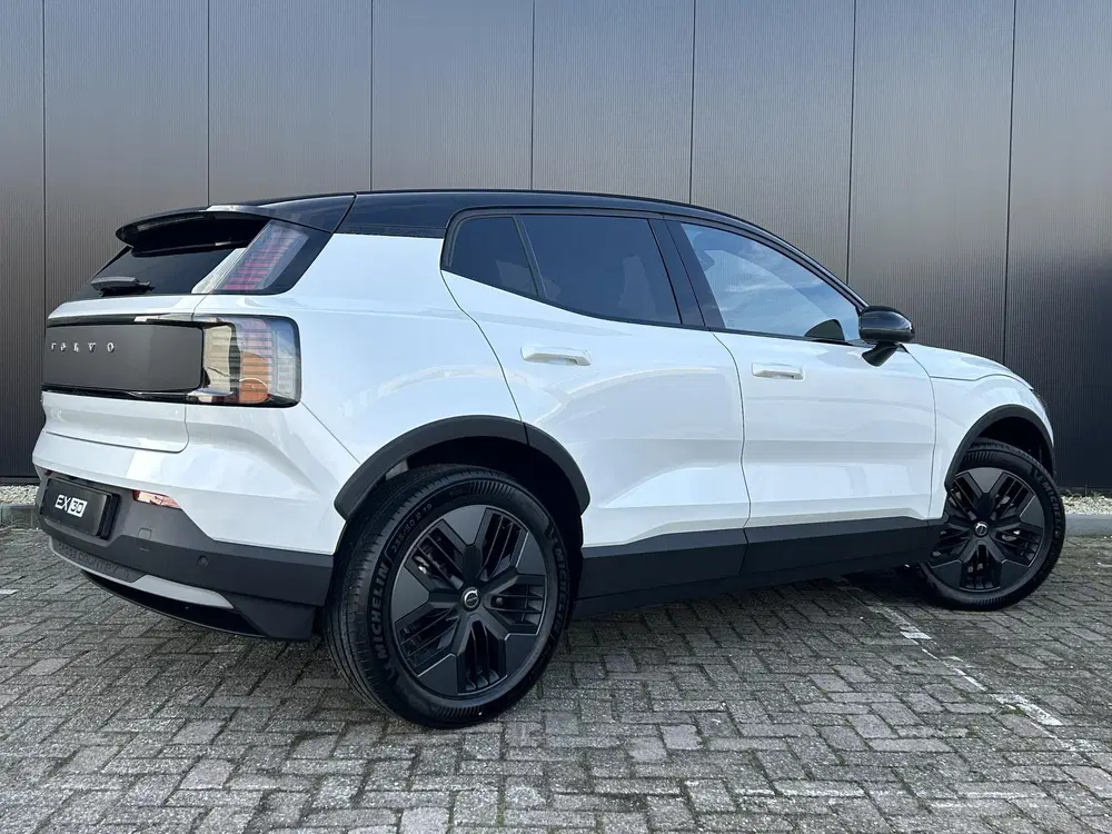 Volvo EX30 P5 Long Range Plus Europa 69 kWh El uit 2026, foto 2