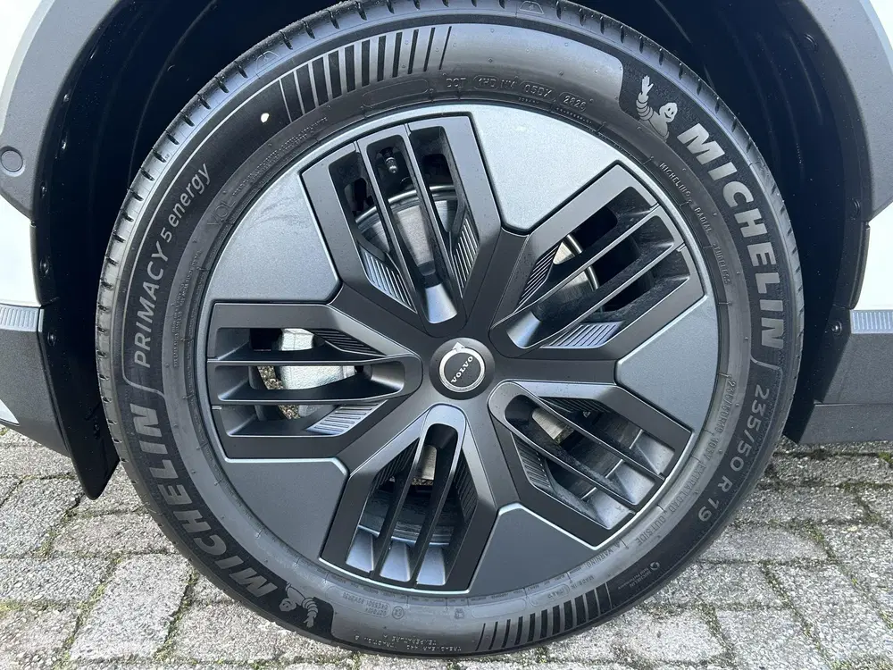 Volvo EX30 P5 Long Range Plus Europa 69 kWh El uit 2026, foto 4
