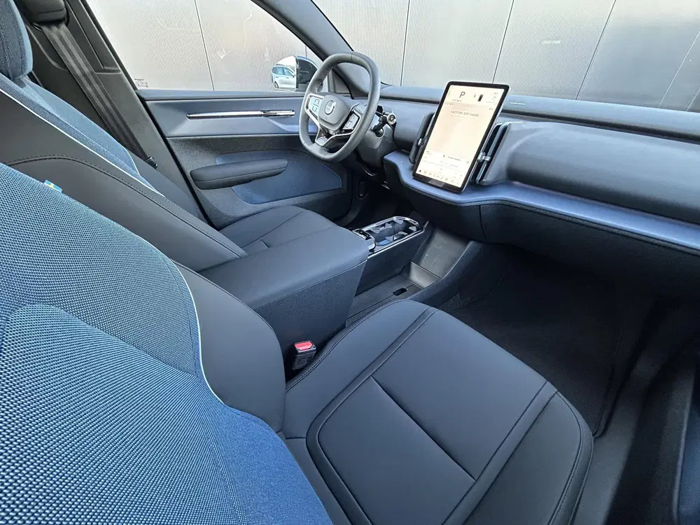 Volvo EX30 P5 Long Range Plus Europa 69 kWh El uit 2026, foto 5