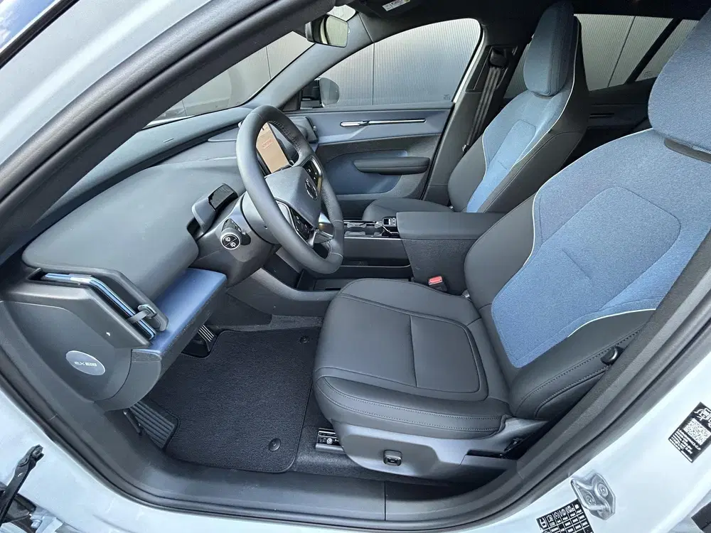 Volvo EX30 P5 Long Range Plus Europa 69 kWh El uit 2026, foto 7