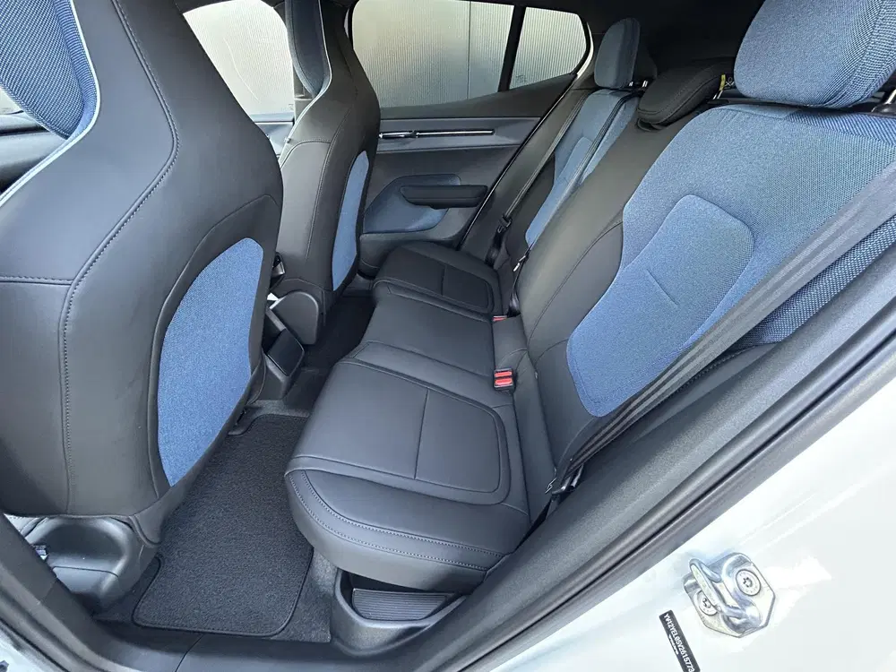 Volvo EX30 P5 Long Range Plus Europa 69 kWh El uit 2026, foto 9