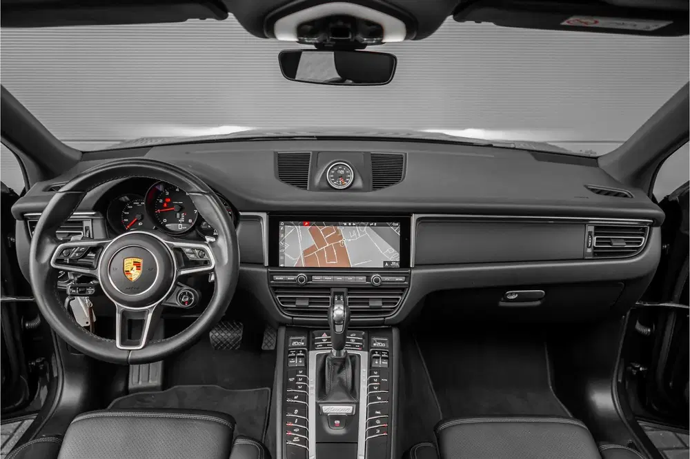 Porsche Macan 2.0 Pano Sport Chrono ACC Luchtvering Bose uit 2021, foto 2