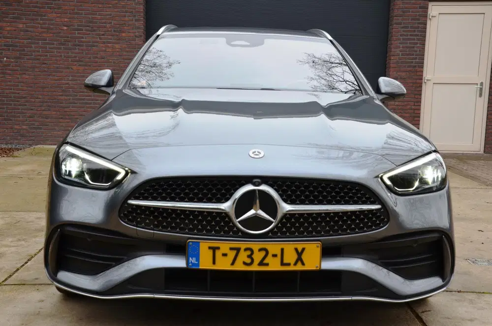 Mercedes-Benz C-Klasse 300 e AMG Line Automaat uit 2023, foto 2