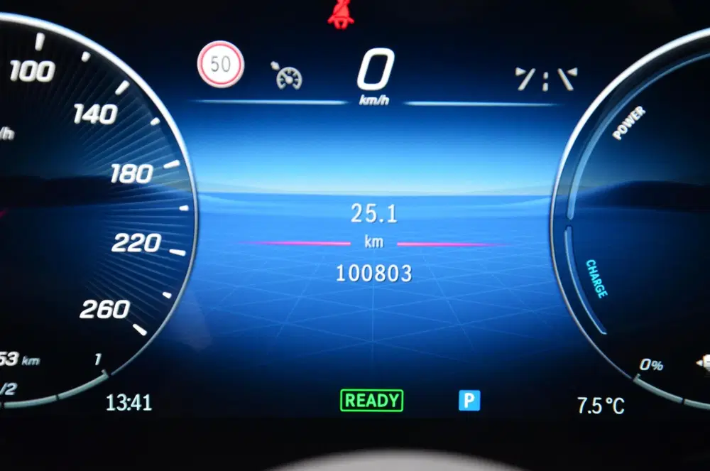 Mercedes-Benz C-Klasse 300 e AMG Line Automaat uit 2023, foto 4
