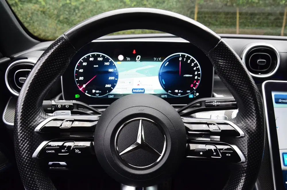 Mercedes-Benz C-Klasse 300 e AMG Line Automaat uit 2023, foto 9