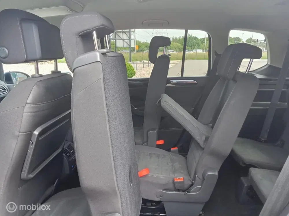 Volkswagen Touran 1.5 TSI Comfortline Business 7P uit 2021, foto 14