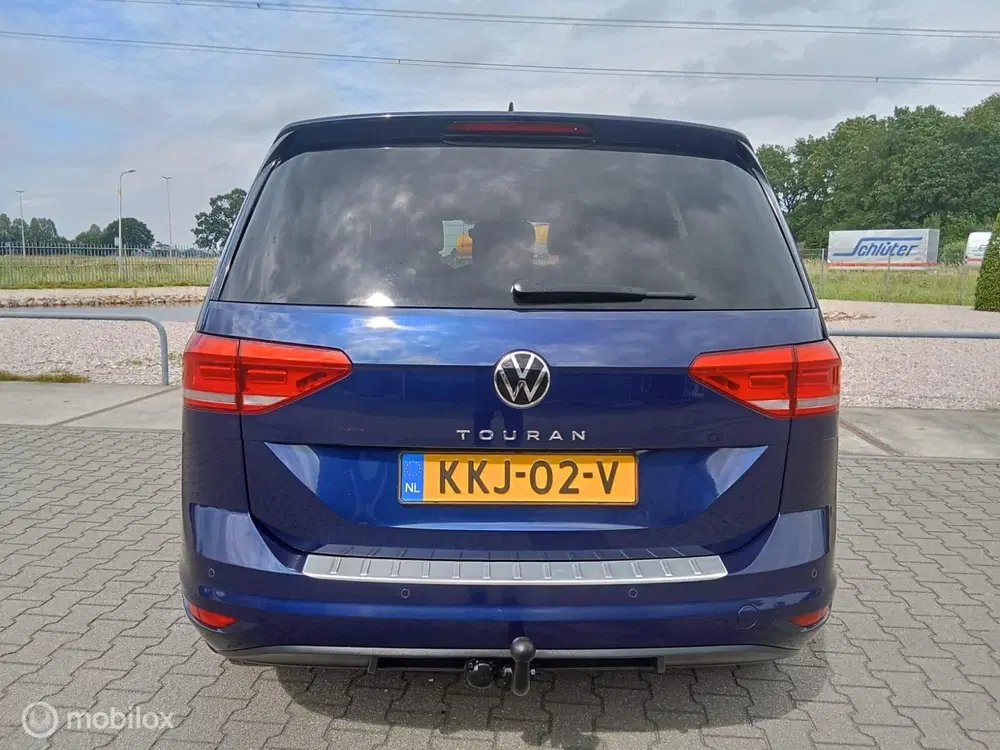 Volkswagen Touran 1.5 TSI Comfortline Business 7P uit 2021, foto 5