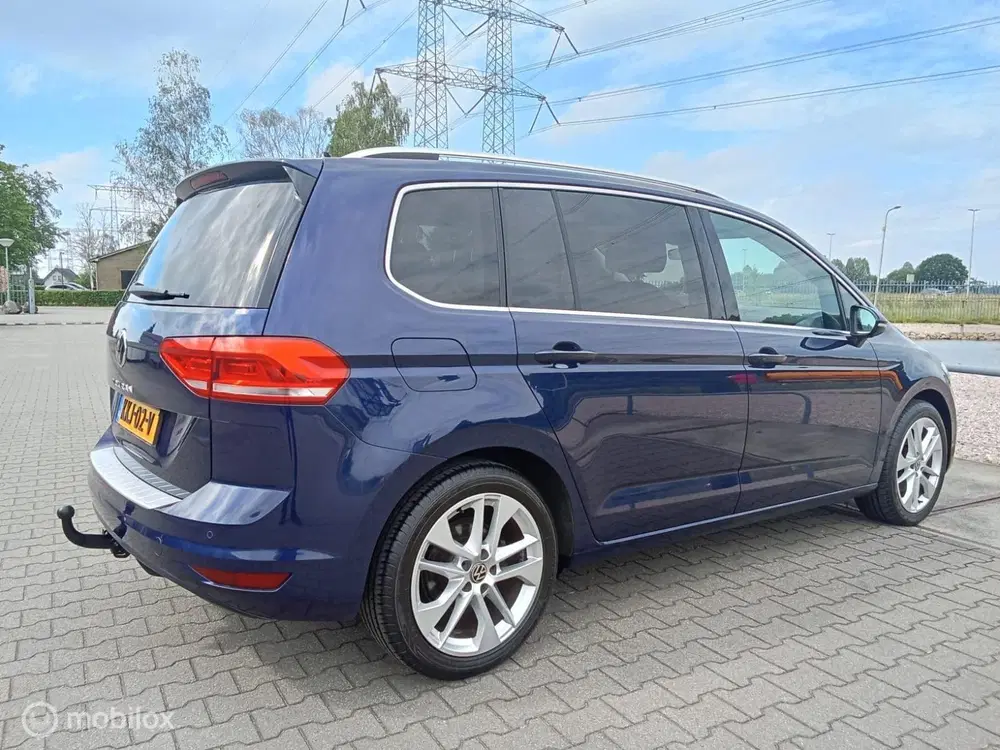 Volkswagen Touran 1.5 TSI Comfortline Business 7P uit 2021, foto 6